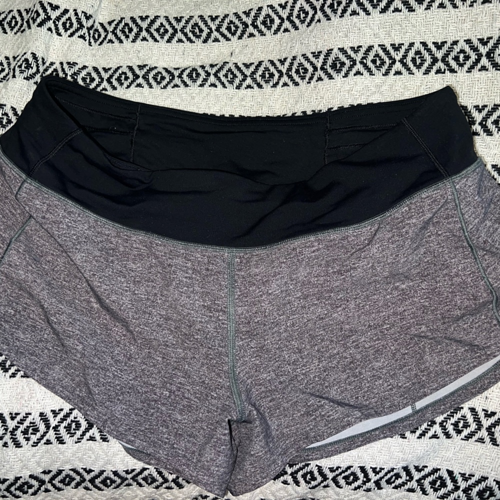 🍋 Lululemon size 8 shorts 🍋 - Picture 3 of 5